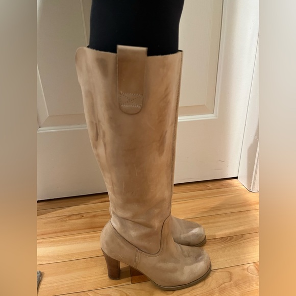 Size 7 Tan leather knee high boot with round toe and chunky(ish) heel - Picture 2 of 7